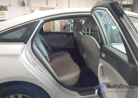 2017 Hyundai Sonata z USA, uszkodzony, nr VIN 5NPE24AF5HH585621